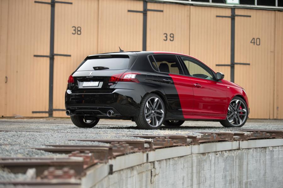  Peugeot 308 GTi 2016 года  (AU) (фото 10 из 30)